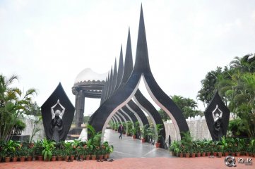NTR Family Visit to NTR Ghat 2016